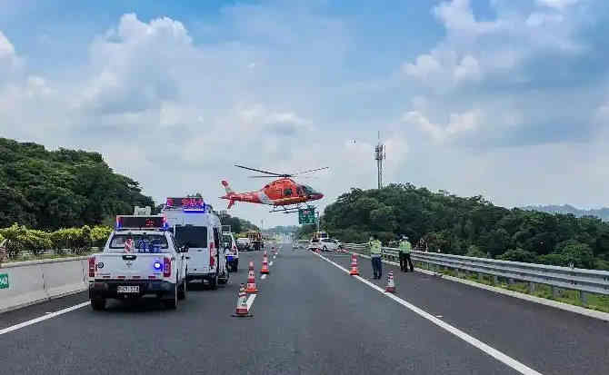 施甸高速公路汽车救援案例
